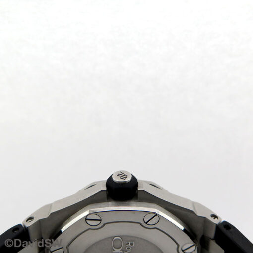Audemars Piguet 15703ST Royal Oak Offshore Diver with Black Dial - Image 5
