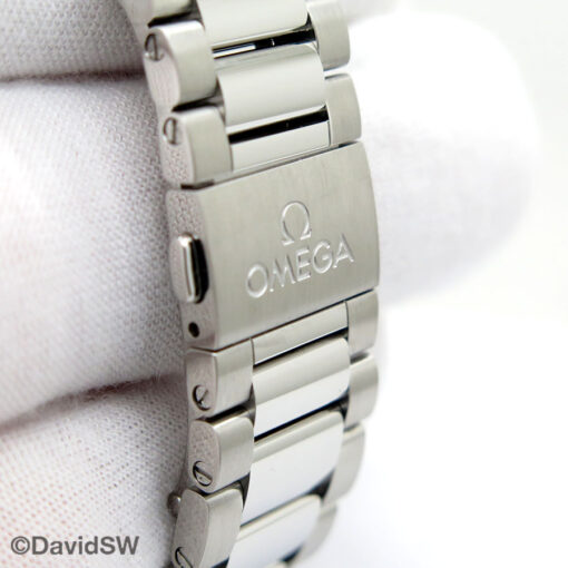 Omega Seamaster Aqua Terra 150m with Tahiti Mother of Pearl Diamond Dial 38mm - Image 8