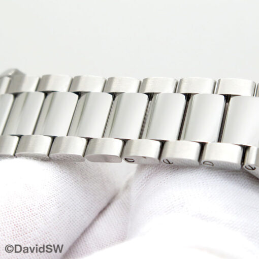 Omega Seamaster Aqua Terra 150m with Tahiti Mother of Pearl Diamond Dial 38mm - Image 9