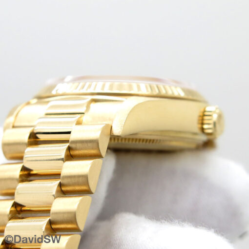 Rolex 18038 Day Date 18K Yellow Gold with Champagne Stick Dial - Image 8