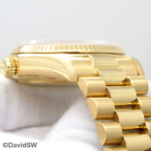 Rolex 18038 Day Date 18K Yellow Gold with Champagne Stick Dial - Image 7