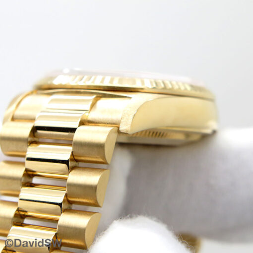 Rolex 18238 Day Date 18K Yellow Gold with Champagne Stick Dial - Image 4