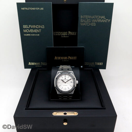 Alternative view of Audemars Piguet 15450ST Royal Oak 37mm with Silver Dial