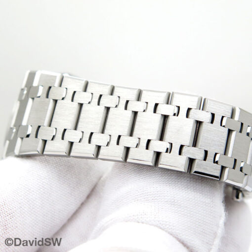 Audemars Piguet 15450ST Royal Oak 37mm with Silver Dial - Image 9