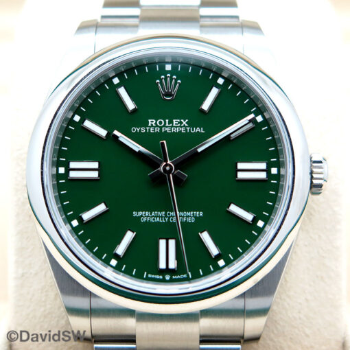 Rolex 124300 Oyster Perpetual 41 with Green Dial - Image 3