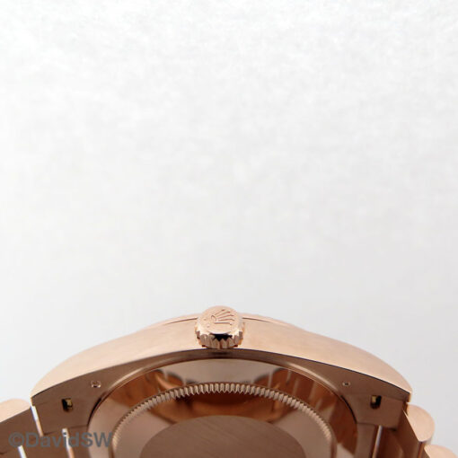 Rolex 228235 Day Date 40 18K Rose Gold with Olive Green Dial - Image 4