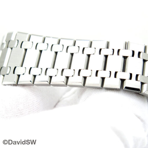 Audemars Piguet 15400ST Royal Oak with Black Dial - Image 7