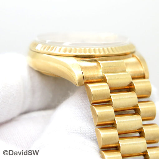 Rolex 18238 Day Date 18K Yellow Gold with Champagne Stick Dial - Image 8