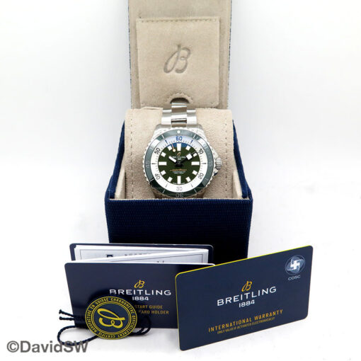 Alternative view of Breitling A17376 Superocean Automatic 44mm with Green Dial