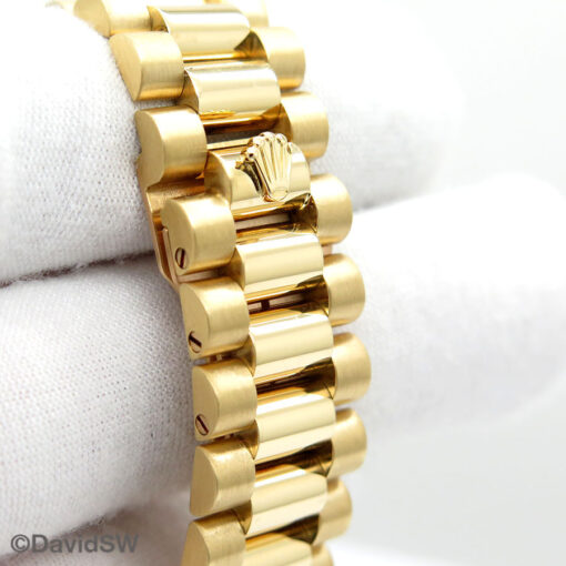 Rolex 18238 Day Date 18K Yellow Gold with Champagne Diamond Dial - Image 11