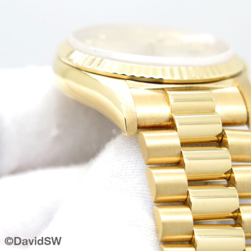 Rolex 18238 Day Date 18K Yellow Gold with Champagne Diamond Dial - Image 9