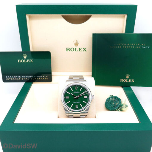 Rolex 124300 Oyster Perpetual 41 with Green Dial - Image 2