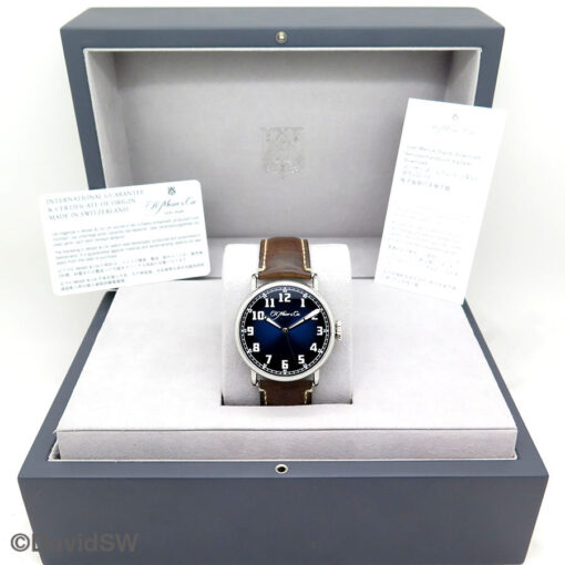 Alternative view of H. Moser & Cie 8200 Heritage Centre Seconds Automatic
