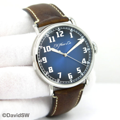 H. Moser & Cie 8200 Heritage Centre Seconds Automatic
