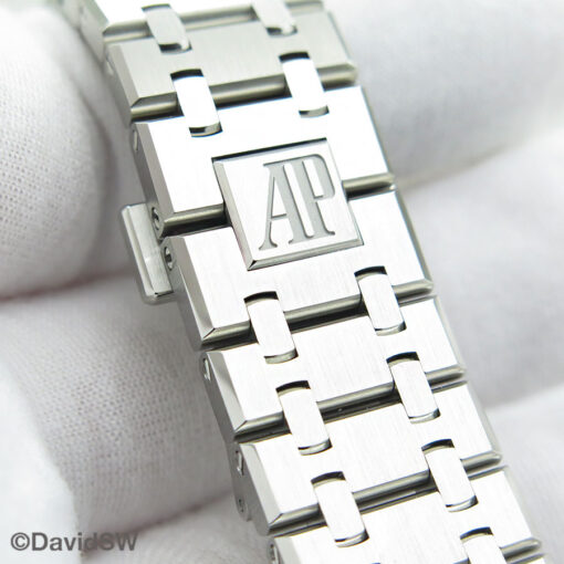 Audemars Piguet 26331ST Royal Oak Chronograph with Blue Dial - Image 8