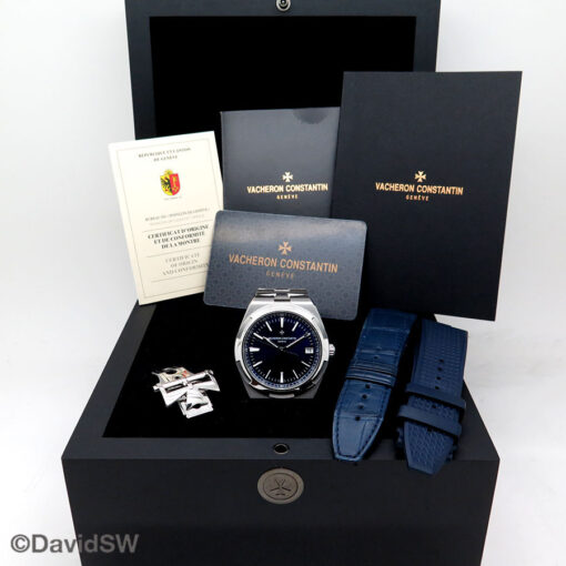 Alternative view of Vacheron Constantin 4500V Overseas with Blue Dial Automatic