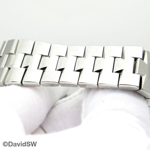 Vacheron Constantin 5520V Overseas Chronograph with Silver Dial (New Model) - Image 7