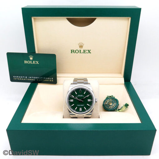 Rolex 124300 Oyster Perpetual 41 with Green Dial - Image 2