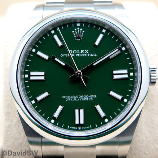 Rolex 124300 Oyster Perpetual 41 with Green Dial - Image 3