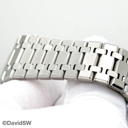 Audemars Piguet 26320ST Royal Oak Chronograph with Silver Dial - Image 9