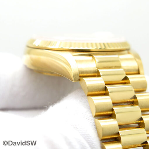 Rolex 18038 Day Date 18K Yellow Gold with Ivory Rolex Motif Arabic Dial - Image 9