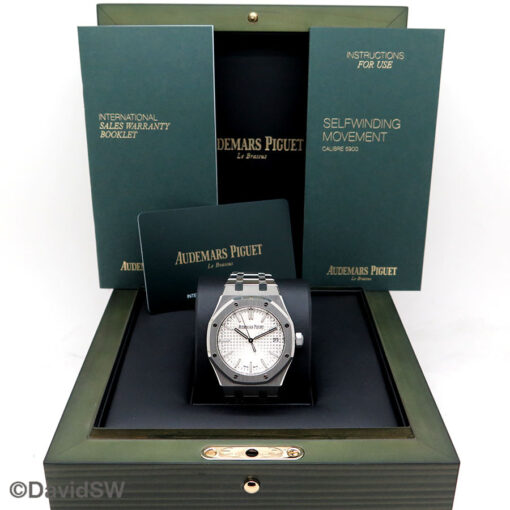 Alternative view of Audemars Piguet 15550ST Royal Oak "50th Anniversary " with Silver Dial