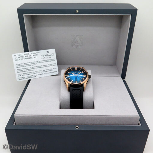 Alternative view of H. Moser & Cie 3200-0903 Pioneer Centre Seconds 18K Rose Gold