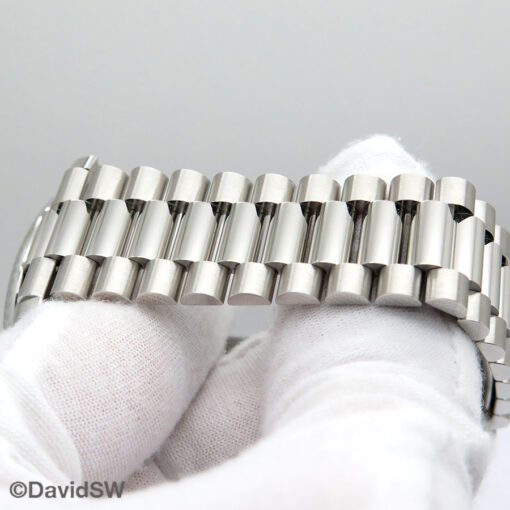 Rolex 228236 Day Date 40 Platinum with Olive Green Roman Dial (New Model) - Image 6