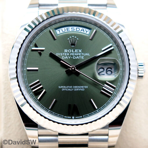 Rolex 228236 Day Date 40 Platinum with Olive Green Roman Dial (New Model) - Image 3
