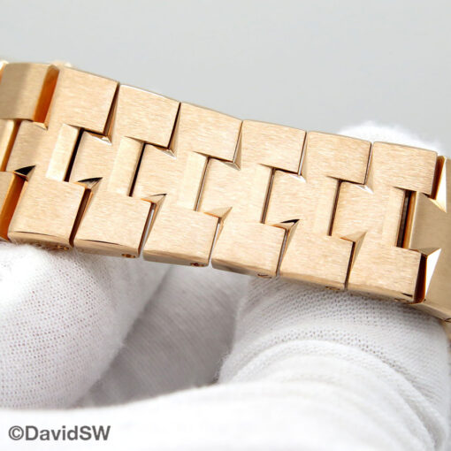 Vacheron Constantin 4520V Overseas 18K Rose Gold with Blue Dial Automatic (New Model) - Image 9