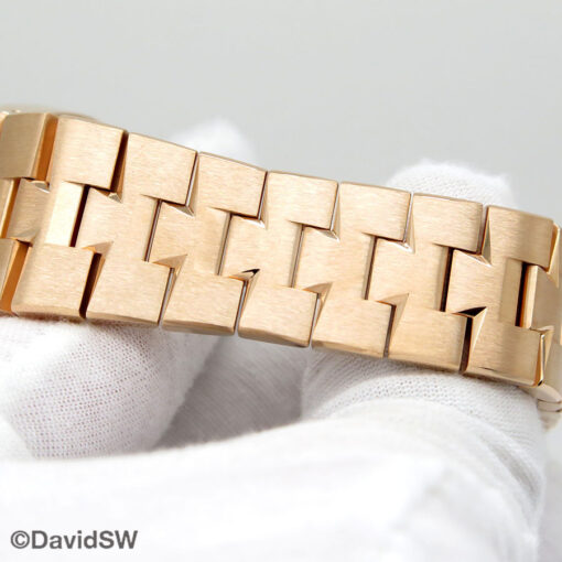 Vacheron Constantin 4520V Overseas 18K Rose Gold with Blue Dial Automatic (New Model) - Image 7