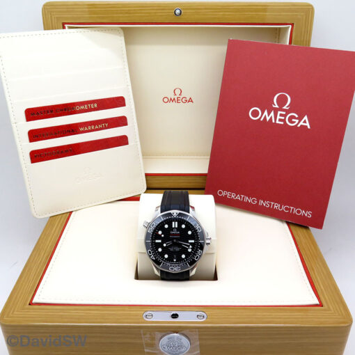 Omega Seamaster Diver 300m with Black Dial on Rubber Strap - Image 2