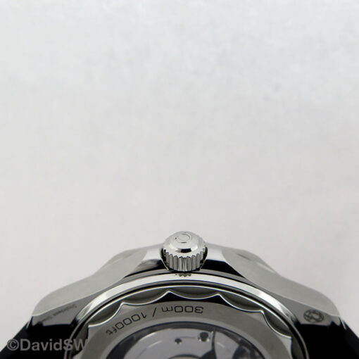 Omega Seamaster Diver 300m with Black Dial on Rubber Strap - Image 5