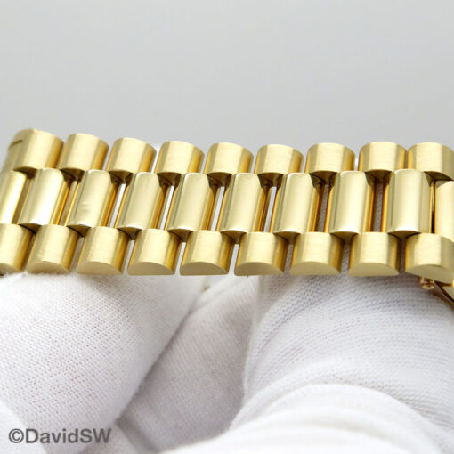 Rolex 18038 Day Date 18K Yellow Gold with Champagne Stick Dial - Image 10