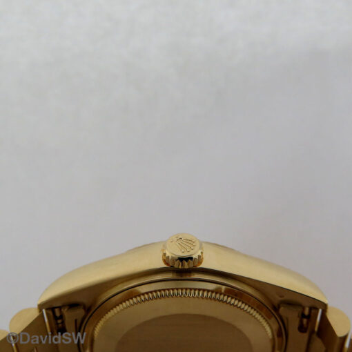 Rolex 18038 Day Date 18K Yellow Gold with Champagne Stick Dial - Image 4