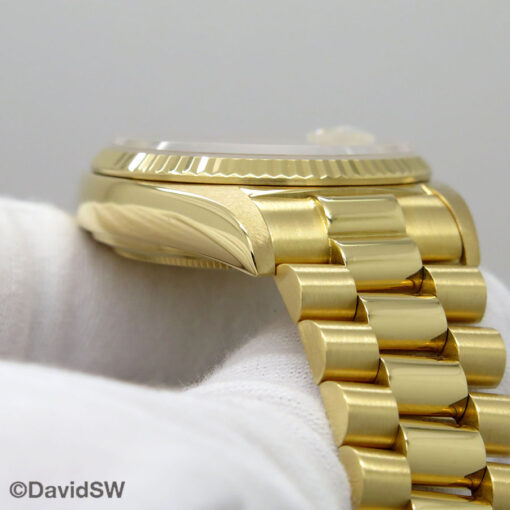 Rolex 18038 Day Date 18K Yellow Gold with Champagne Stick Dial - Image 9