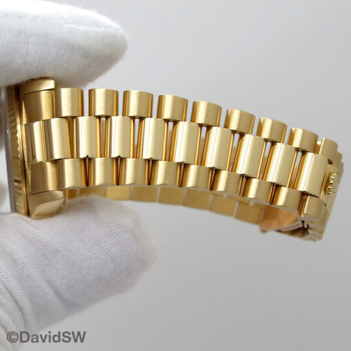 Rolex 18038 Day Date 18K Yellow Gold with Champagne Stick Dial - Image 13