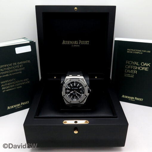 Alternative view of Audemars Piguet 15710ST Royal Oak Diver with Black Dial