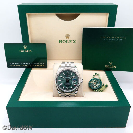 Rolex 336934 Skydweller with Mint Green Dial on Jubilee - Image 2