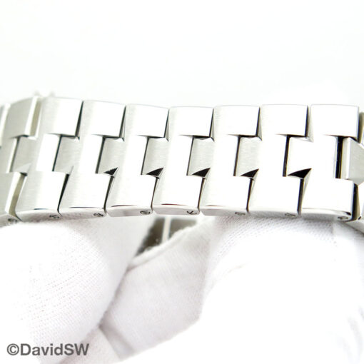 Vacheron Constantin 7920V Overseas Dual Time with Silver Dial (New Model) - Image 9