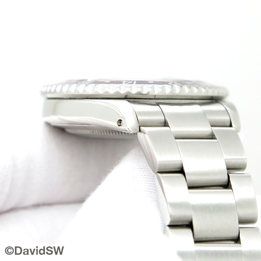 Rolex 16710 GMT Master II with Red/Black Bezel - Image 9