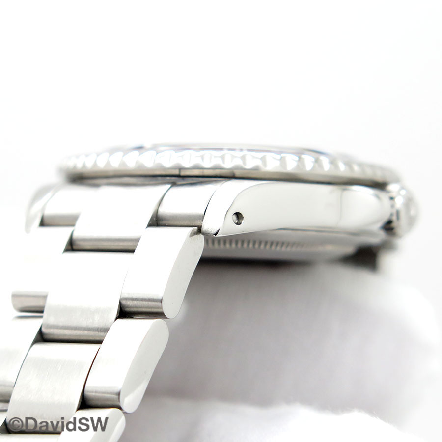 Rolex 16710 GMT Master II with Red/Black Bezel - Image 8