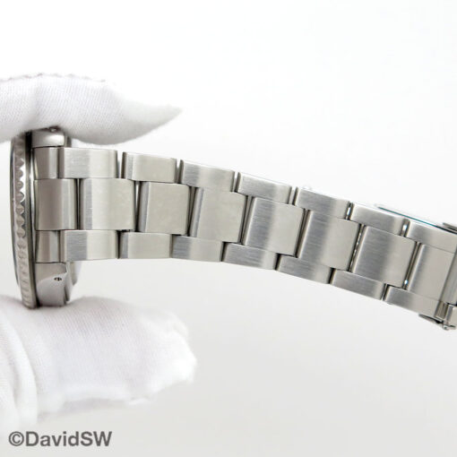 Rolex 16710 GMT Master II with Red/Black Bezel - Image 13