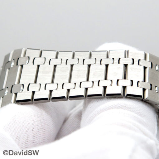 Audemars Piguet 15510ST Royal Oak with Silver Dial - Image 9