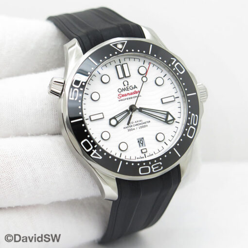 Omega Seamaster Diver 300m with White Dial on Rubber Strap