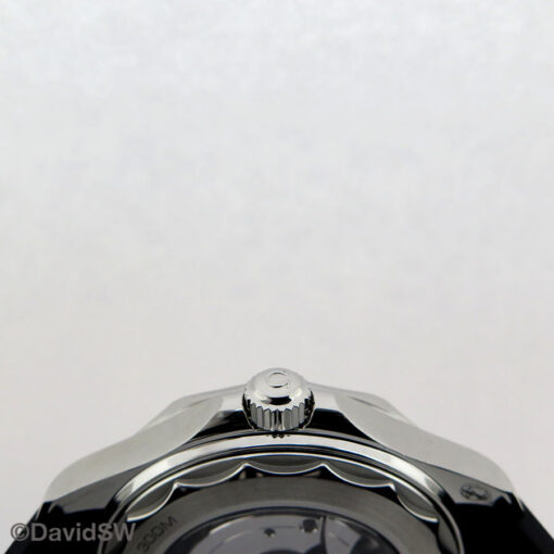 Omega Seamaster Diver 300m with White Dial on Rubber Strap - Image 5