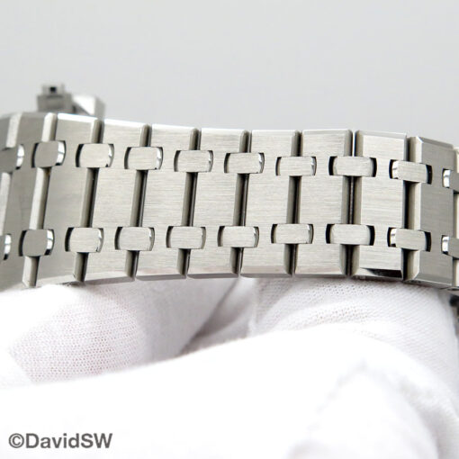 Audemars Piguet 26331ST Royal Oak Chronograph with Silver Dial - Image 9