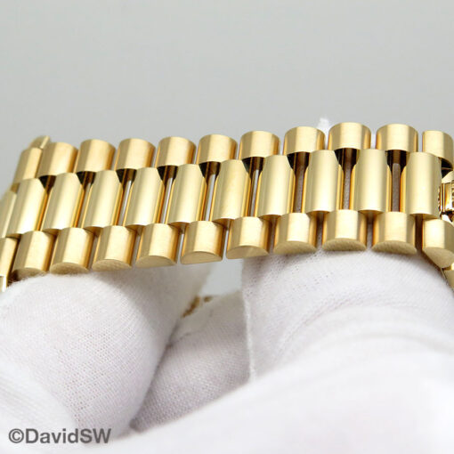 Rolex 228238 Day Date 40 18K Yellow Gold with Ombre Green Roman Dial (New Model) - Image 8
