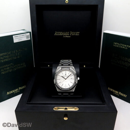 Audemars Piguet 15400ST Royal Oak with Silver Dial - Image 2