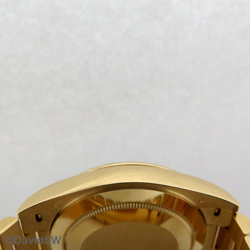 Rolex 228238 Day Date 40 18K Yellow Gold with Ombre Green Roman Dial (New Model) - Image 5